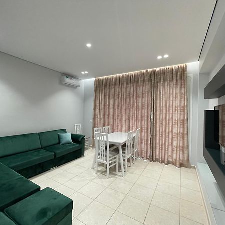 Emerald Inn Apartments أوريكوم المظهر الخارجي الصورة