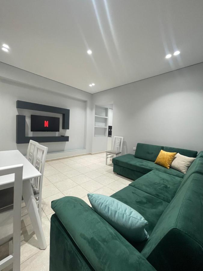 Emerald Inn Apartments أوريكوم المظهر الخارجي الصورة